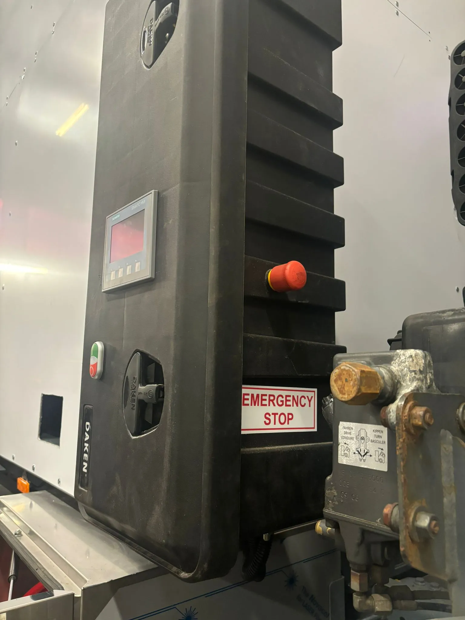 Mobile MEGC CNG filling station — dispenser detail