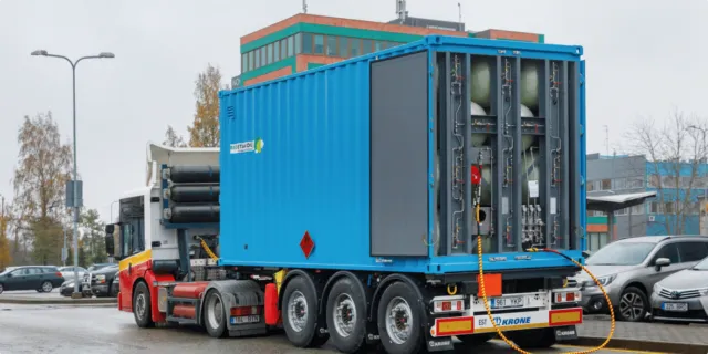 Gaznet engineer inspecting a MEGC container